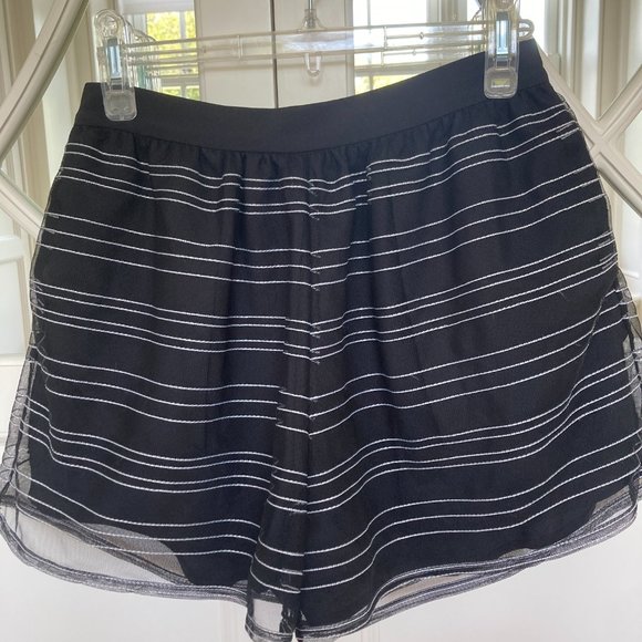 BCBG Shorts - Picture 2 of 5